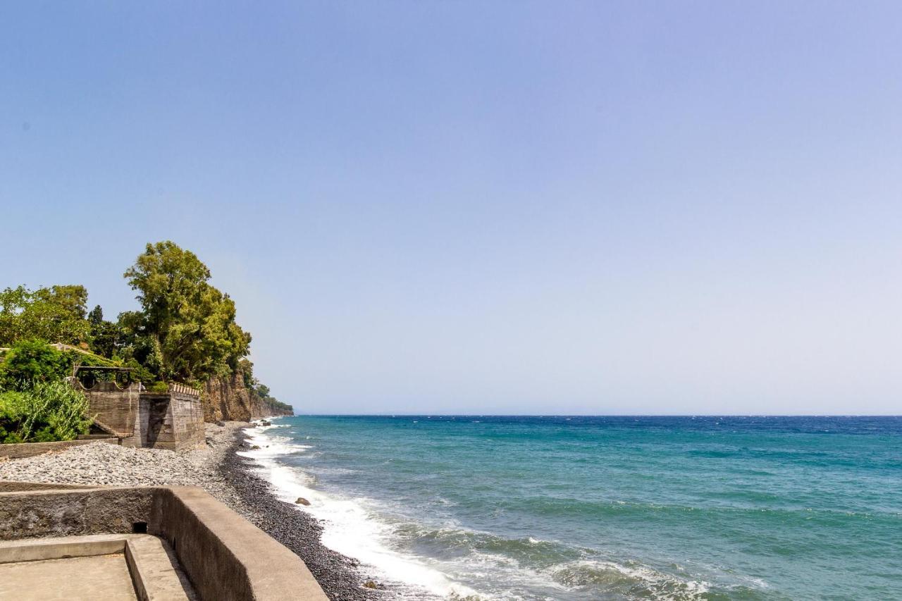 Sea Paradise - Il Mare Sotto La Finestra Riposto Bagian luar foto